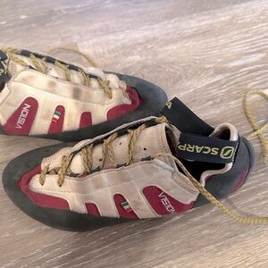 SCARPA Vision Climbing Shoes Sz 41